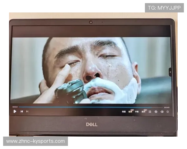 UFC短暂断电黑暗对打：极限挑战中的生死瞬间