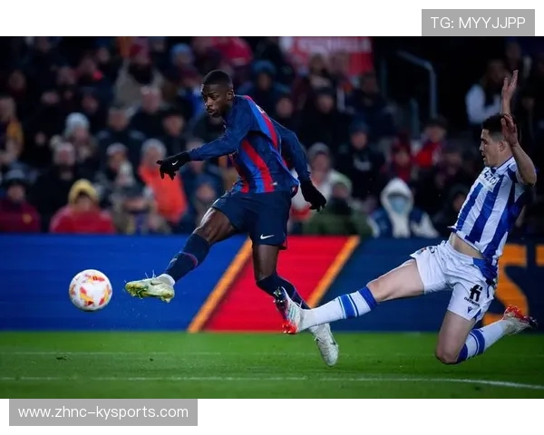 巴萨锋线无球跑位训练：登贝莱与费兰默契提升明显